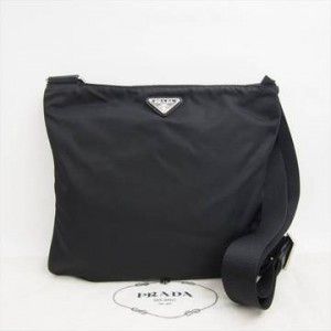 收購Prada