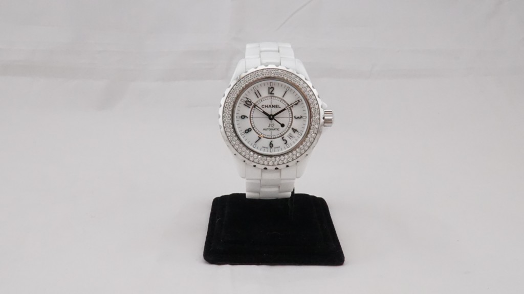 CHANEL J12收購