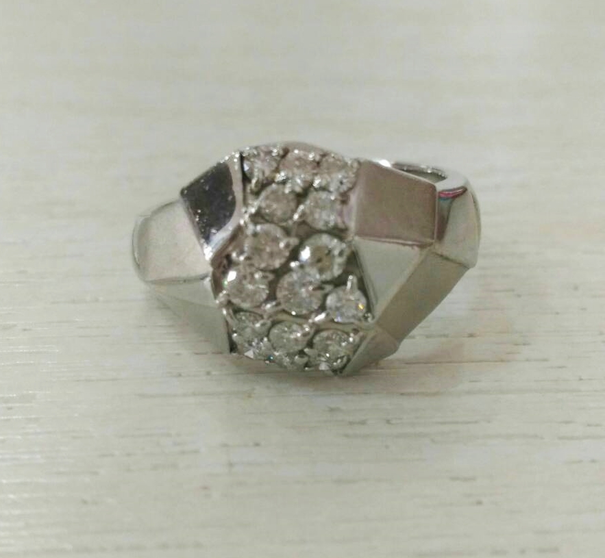 鉑金鑽戒