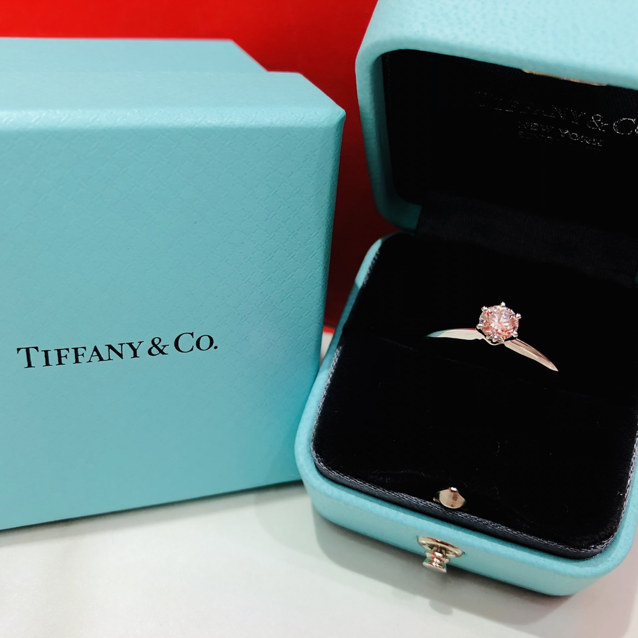 Tiffany & Co. (蒂芙尼公司)