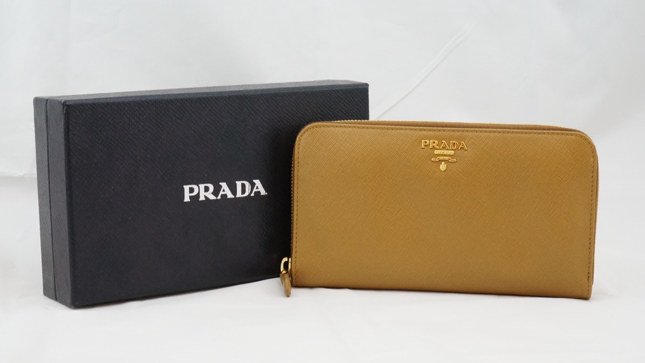 Prada(普拉達)