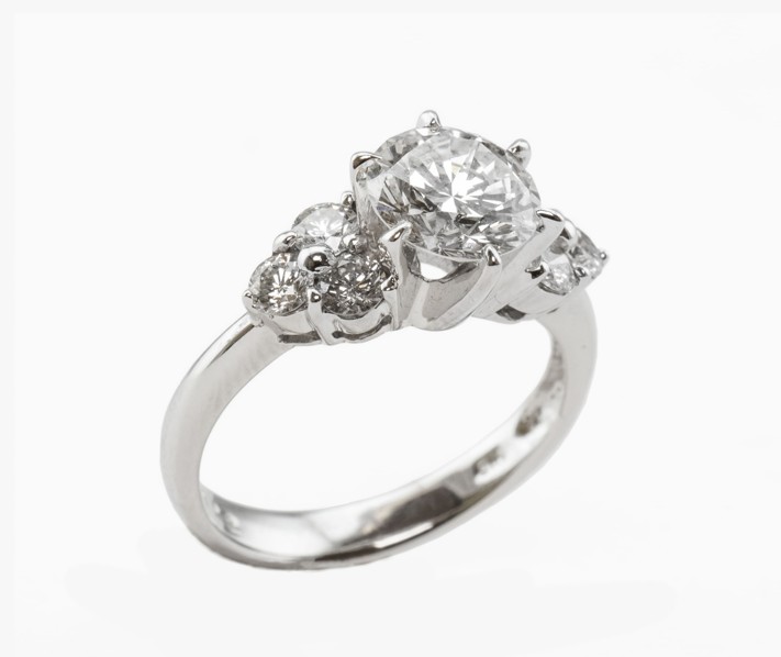 有鑑定書的鑽石