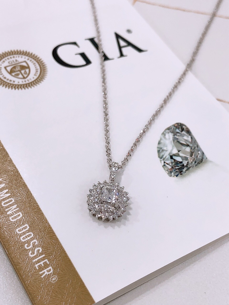 有鑑定書的鑽石