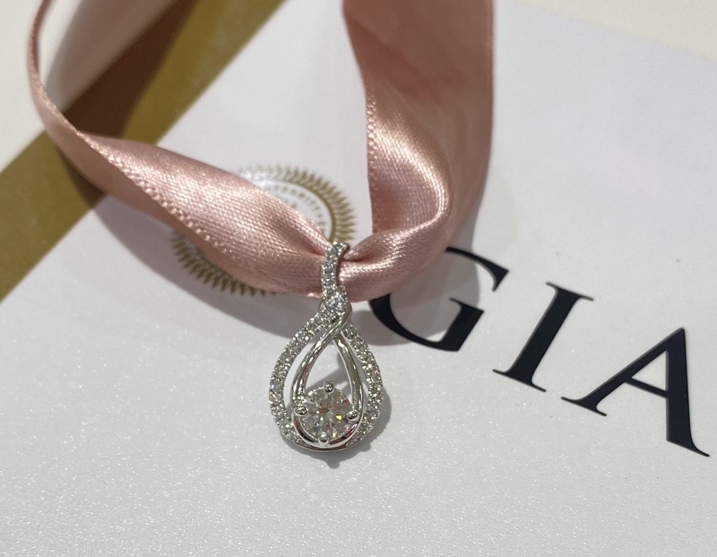 有鑑定書的鑽石